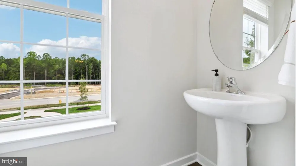 31 CLEMENTON ROAD E Gibbsboro, NJ 08026