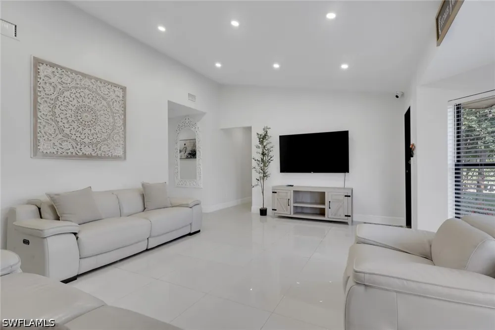 28th Avenue SW Naples, FL 34116