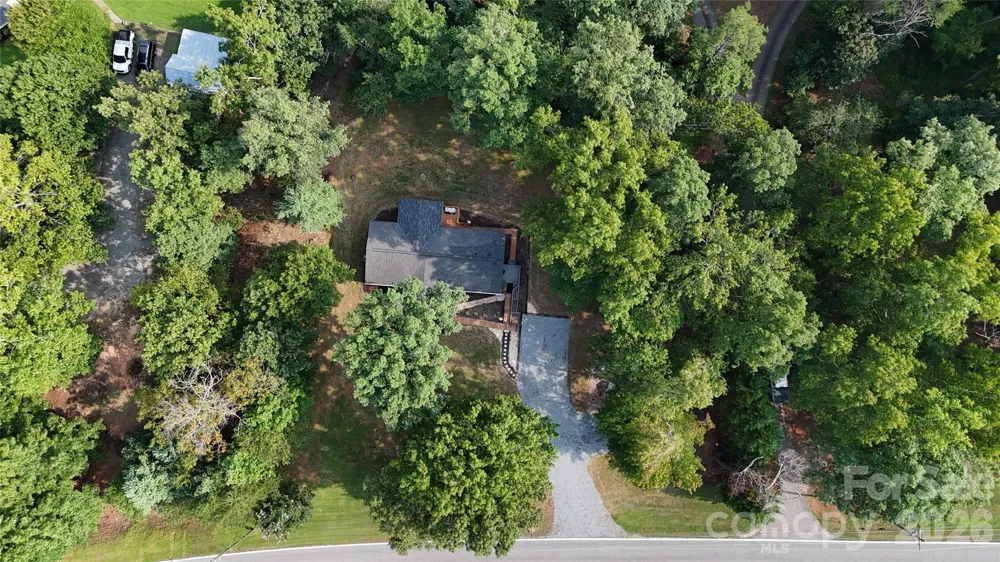 1120 Sandy Plains Road Tryon, NC 28782