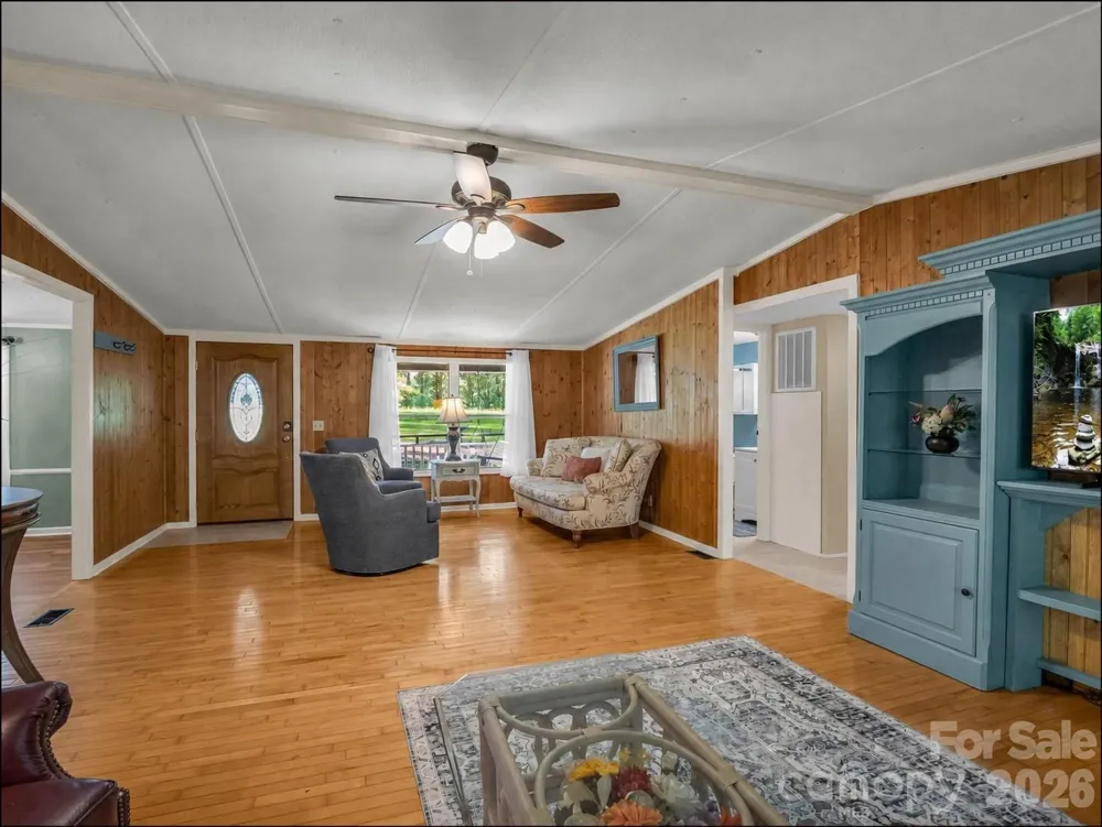 1120 Sandy Plains Road Tryon, NC 28782