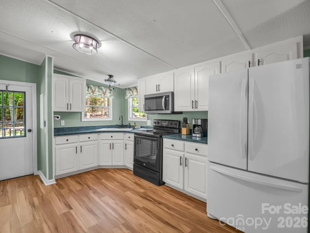 1120 Sandy Plains Road Tryon, NC 28782