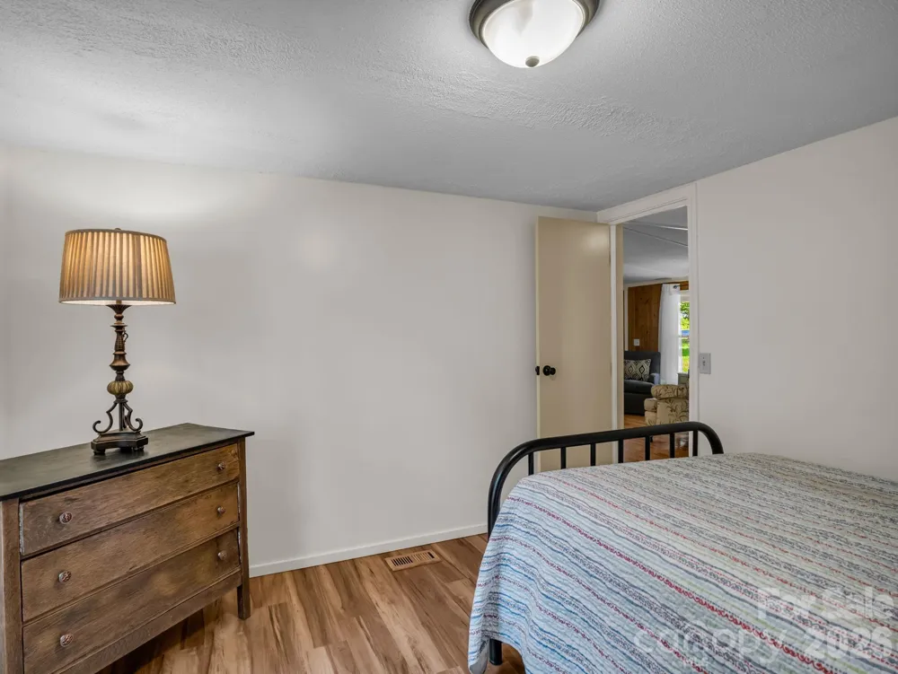 1120 Sandy Plains Road Tryon, NC 28782