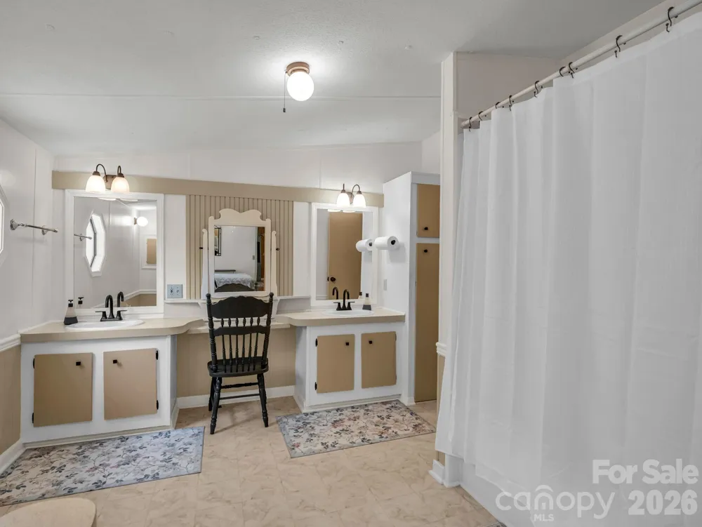 1120 Sandy Plains Road Tryon, NC 28782