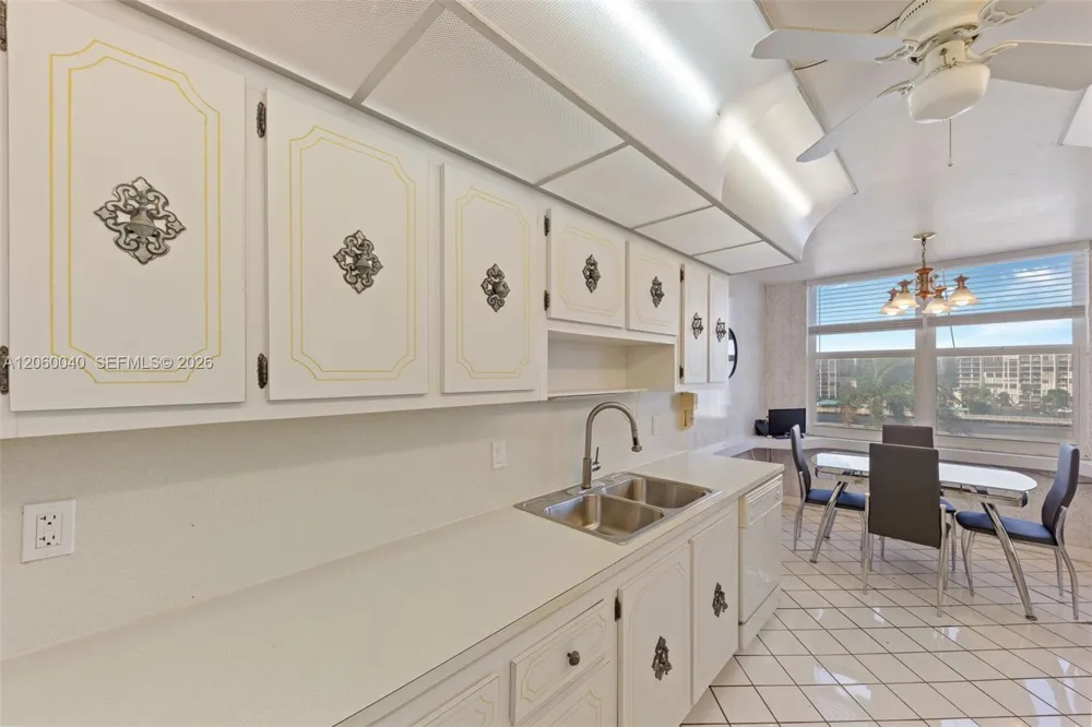 2751 S Ocean Dr #501N Hollywood, FL 33019