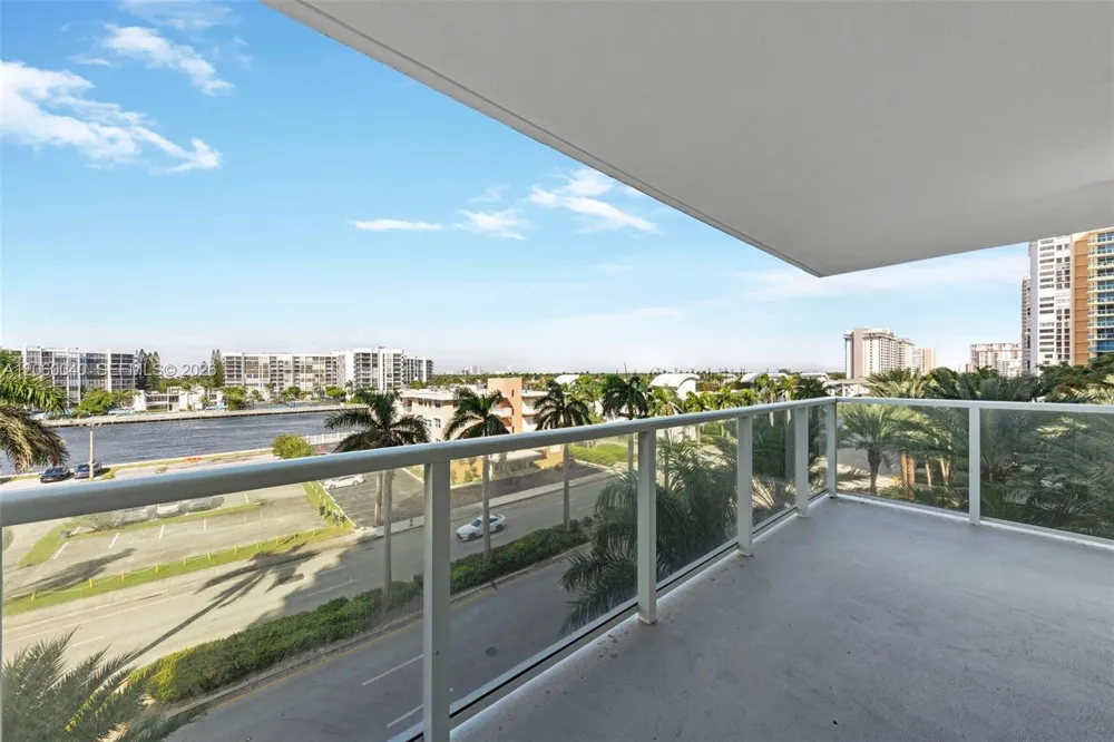 2751 S Ocean Dr #501N Hollywood, FL 33019