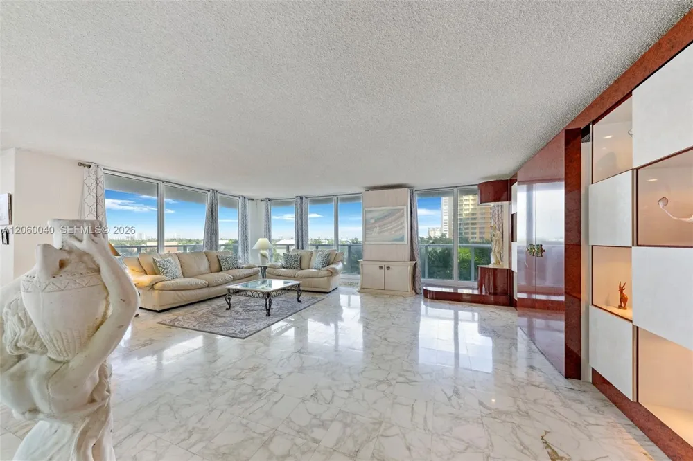 2751 S Ocean Dr #501N Hollywood, FL 33019