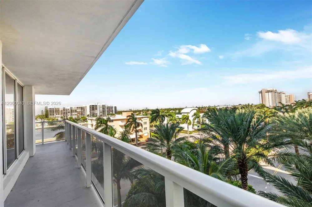 2751 S Ocean Dr #501N Hollywood, FL 33019