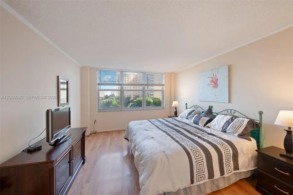 2751 S Ocean Dr #501N Hollywood, FL 33019