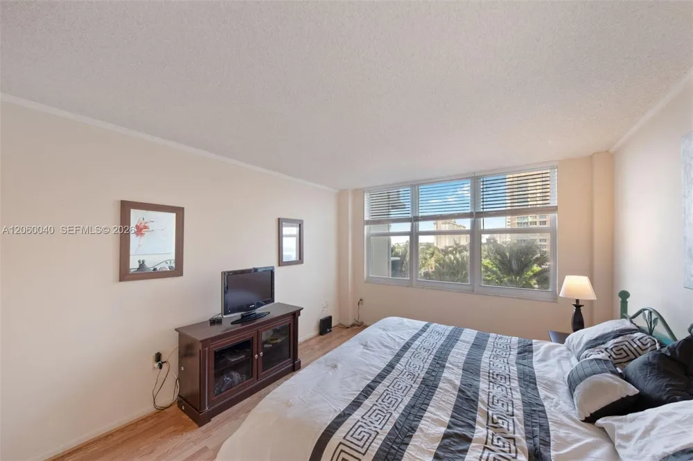 2751 S Ocean Dr #501N Hollywood, FL 33019