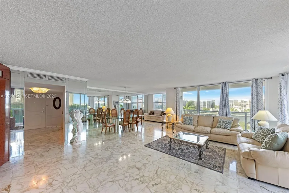 2751 S Ocean Dr #501N Hollywood, FL 33019