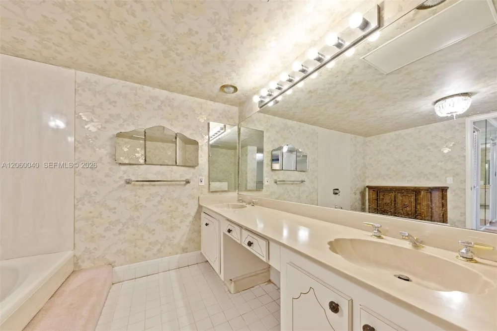2751 S Ocean Dr #501N Hollywood, FL 33019