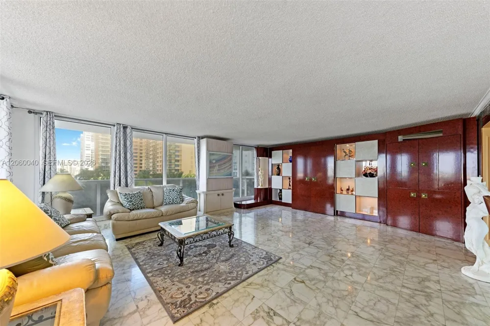 2751 S Ocean Dr #501N Hollywood, FL 33019