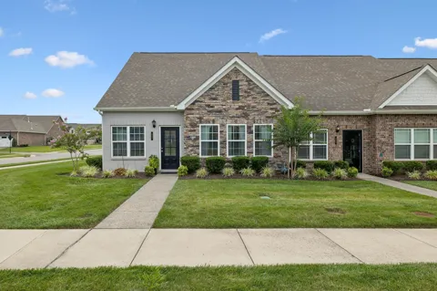 903 Meadowcrest Way