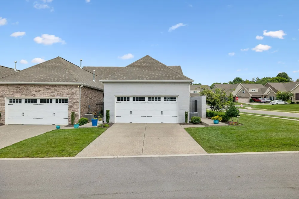 903 Meadowcrest Way Lebanon, TN 37090