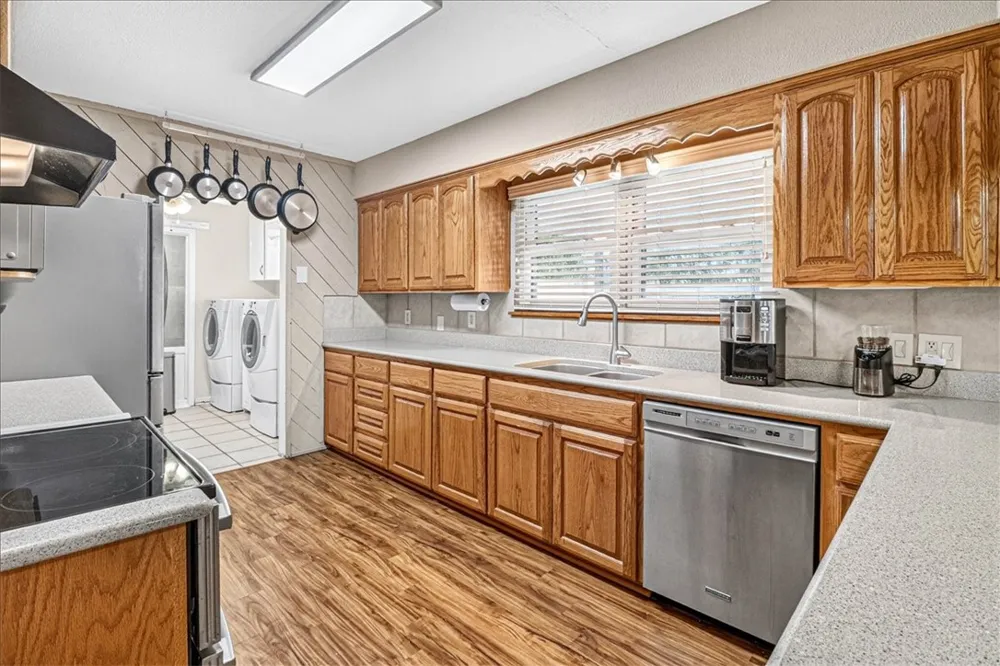 946 Carmel Parkway Corpus Christi, TX 78411