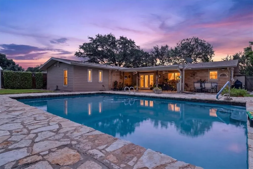 946 Carmel Parkway Corpus Christi, TX 78411