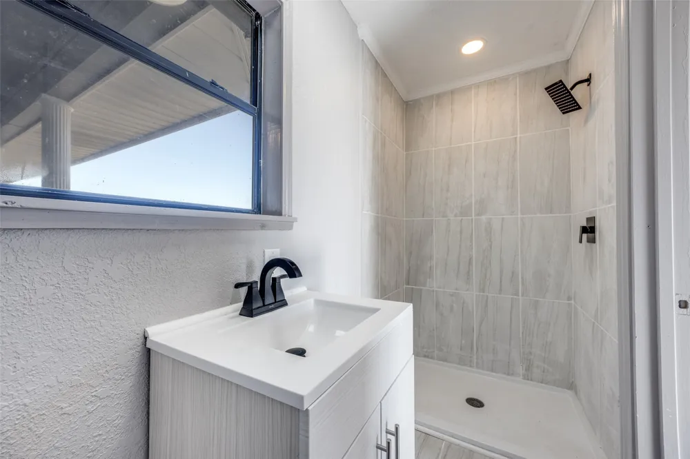 226 Glen Meadows Drive Bonham, TX 75418