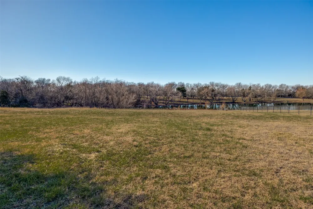 226 Glen Meadows Drive Bonham, TX 75418