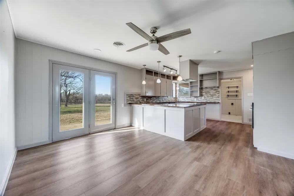 226 Glen Meadows Drive Bonham, TX 75418