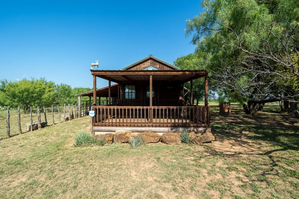 15055 County Road 306 Moran, TX 76464
