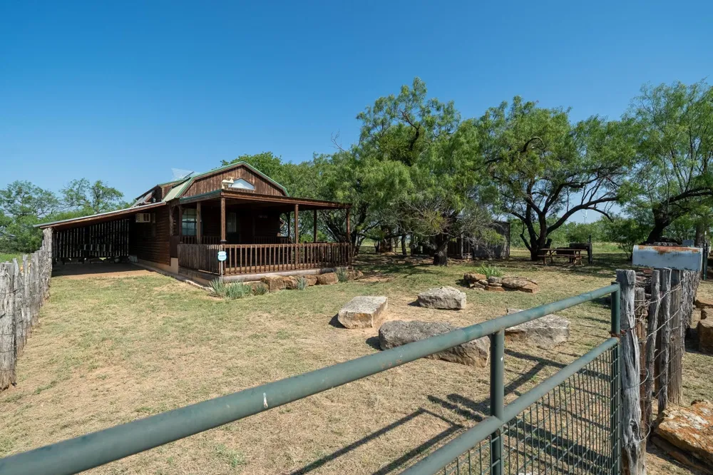 15055 County Road 306 Moran, TX 76464