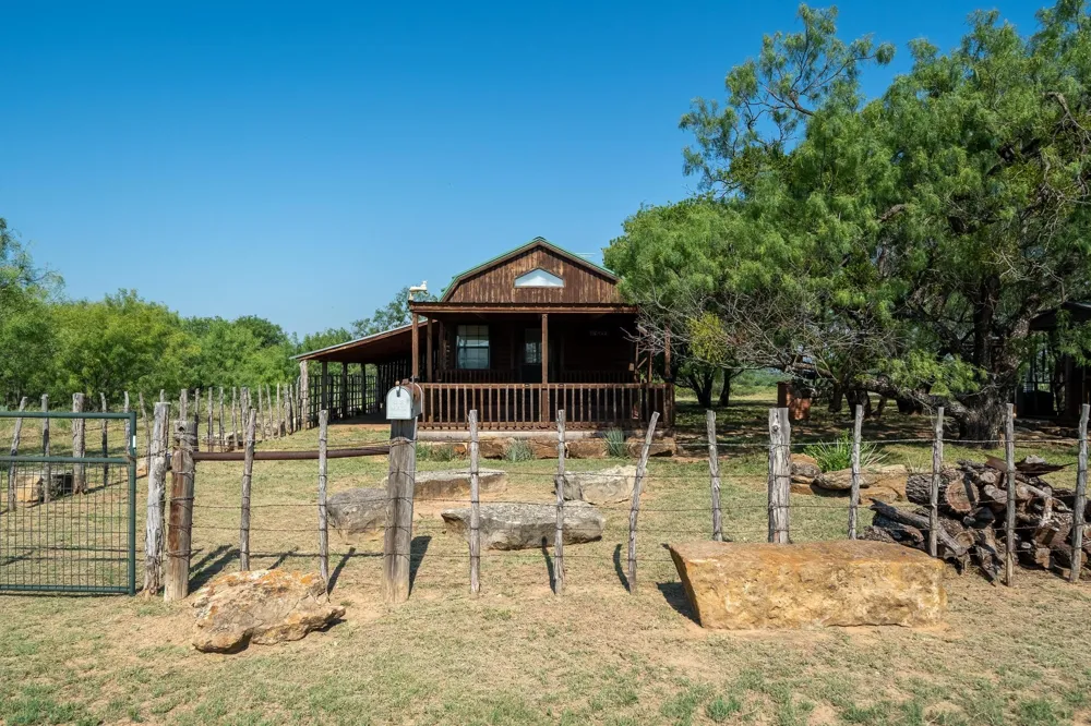 15055 County Road 306 Moran, TX 76464
