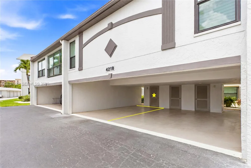 4218 SE 20th Pl #D5 Other City - In The State Of Florida, FL 33904