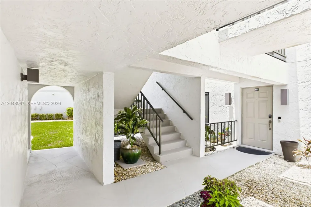 4218 SE 20th Pl #D5 Other City - In The State Of Florida, FL 33904
