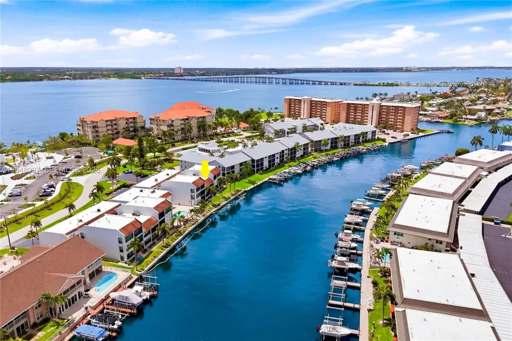 4218 SE 20th Pl #D5 Other City - In The State Of Florida, FL 33904