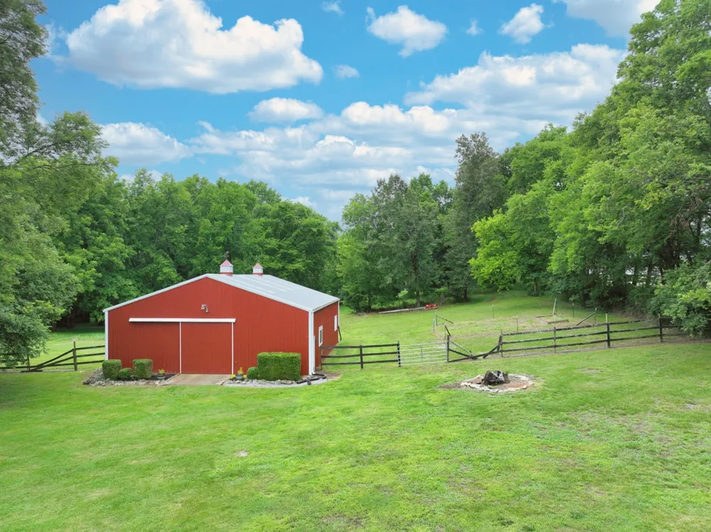 107 Greenfield Ln Castalian Springs, TN 37031