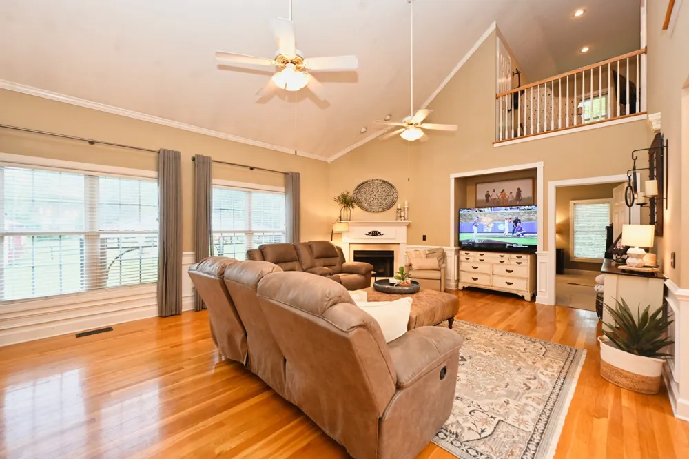 107 Greenfield Ln Castalian Springs, TN 37031