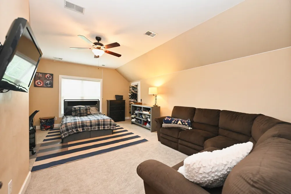 107 Greenfield Ln Castalian Springs, TN 37031