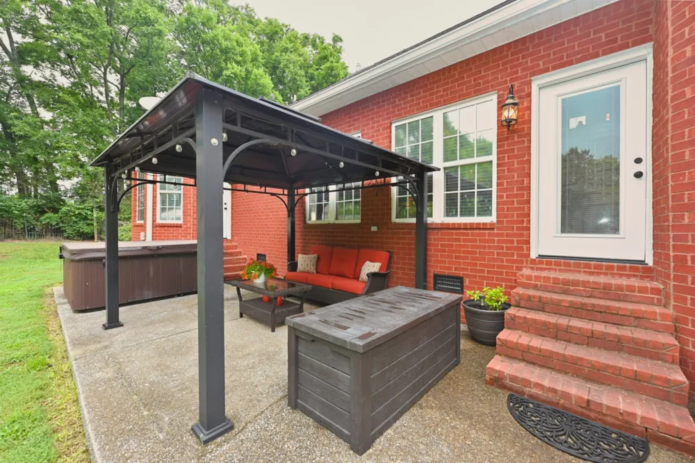 107 Greenfield Ln Castalian Springs, TN 37031