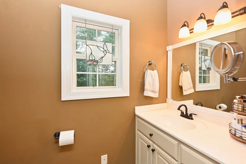 107 Greenfield Ln Castalian Springs, TN 37031