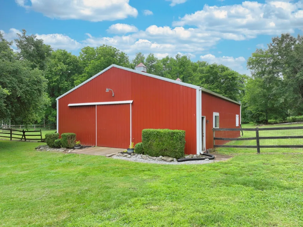 107 Greenfield Ln Castalian Springs, TN 37031