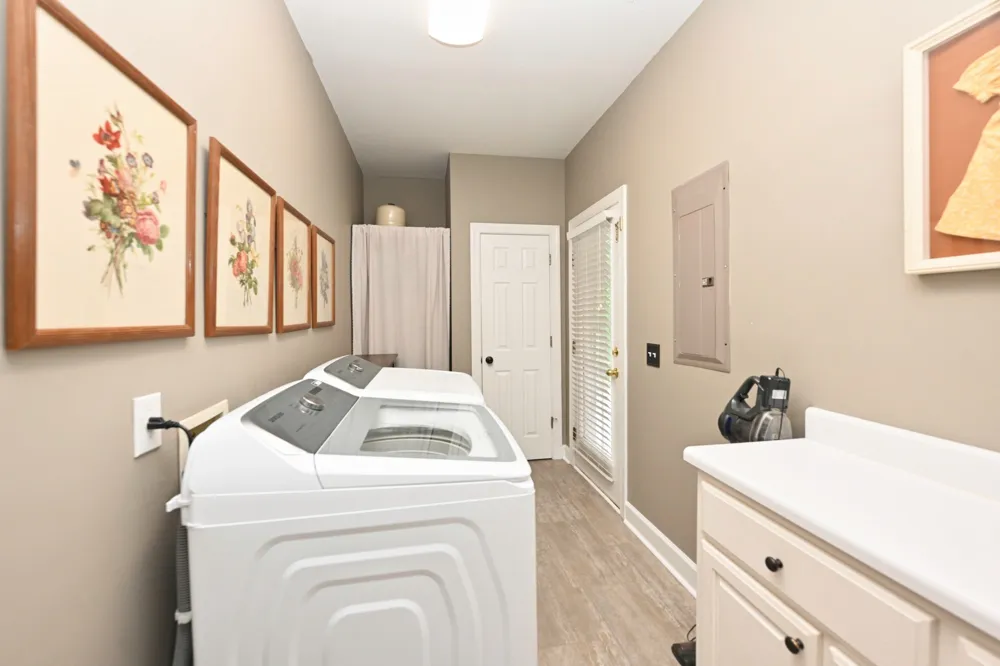 107 Greenfield Ln Castalian Springs, TN 37031