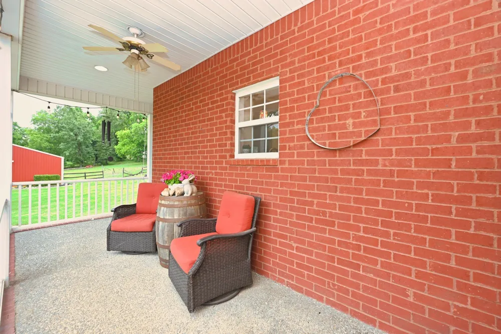 107 Greenfield Ln Castalian Springs, TN 37031