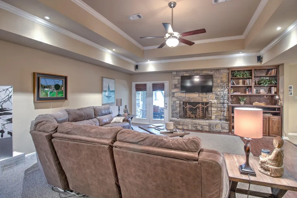 1010 Kiowa Drive W Lake Kiowa, TX 76240