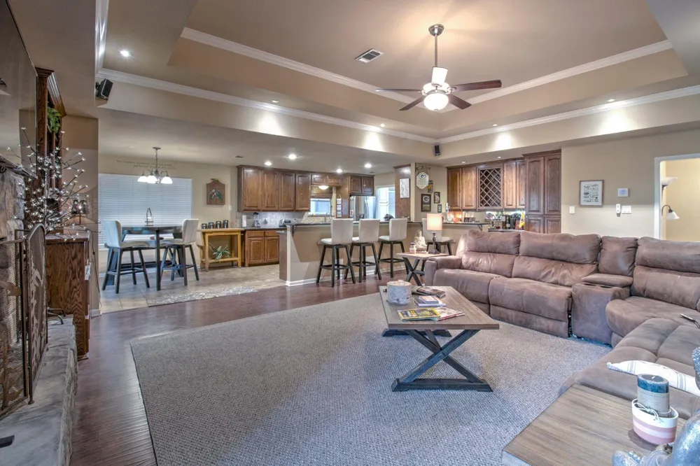 1010 Kiowa Drive W Lake Kiowa, TX 76240