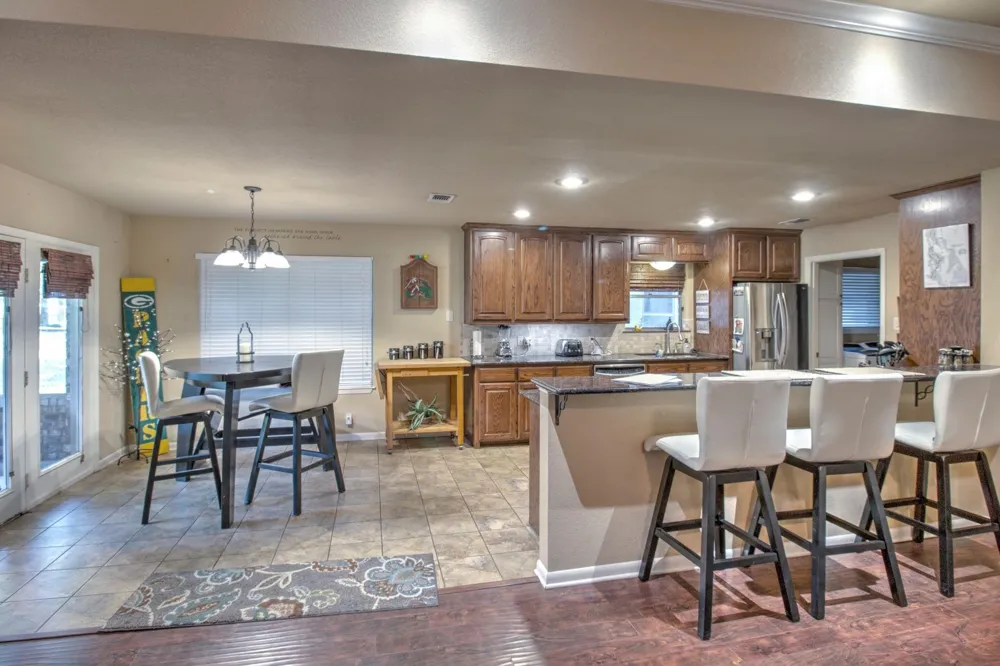 1010 Kiowa Drive W Lake Kiowa, TX 76240