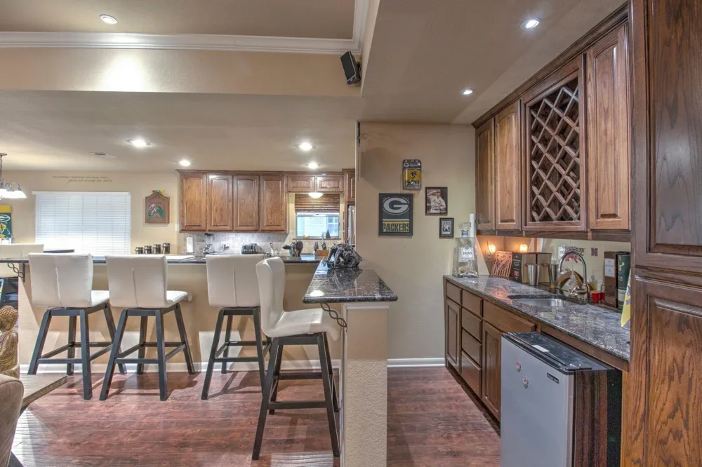 1010 Kiowa Drive W Lake Kiowa, TX 76240