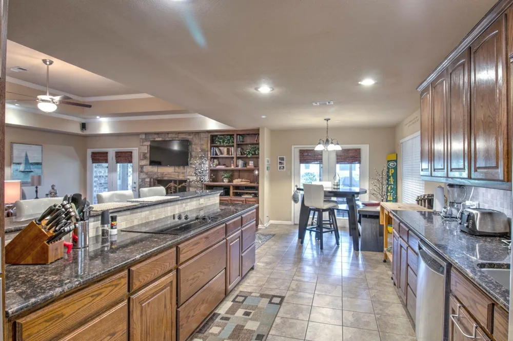 1010 Kiowa Drive W Lake Kiowa, TX 76240