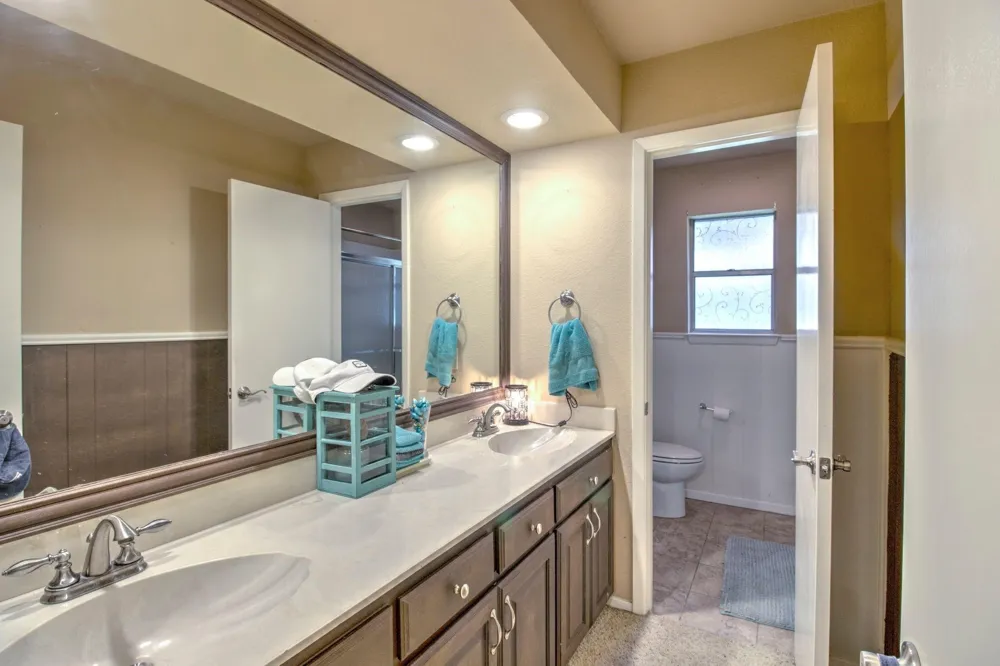 1010 Kiowa Drive W Lake Kiowa, TX 76240
