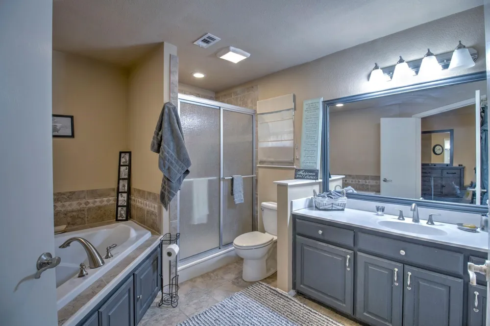1010 Kiowa Drive W Lake Kiowa, TX 76240