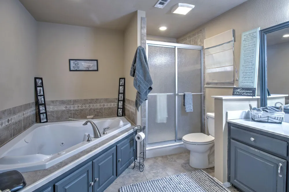 1010 Kiowa Drive W Lake Kiowa, TX 76240