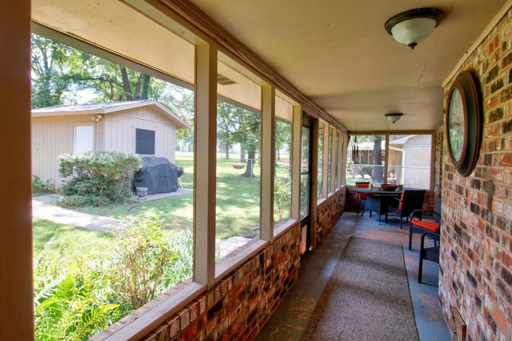 1010 Kiowa Drive W Lake Kiowa, TX 76240