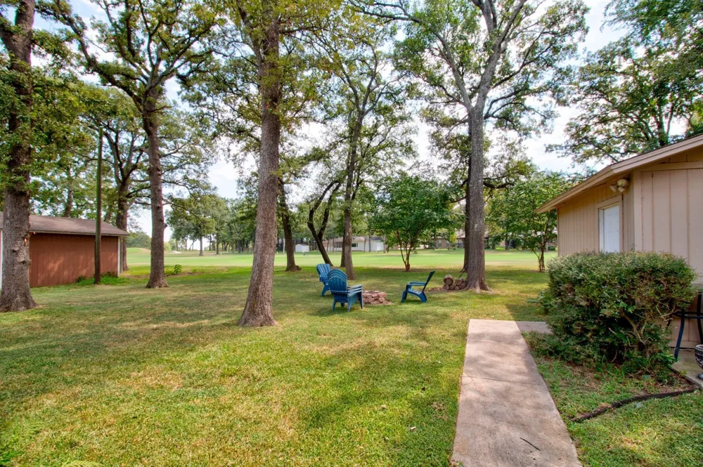 1010 Kiowa Drive W Lake Kiowa, TX 76240