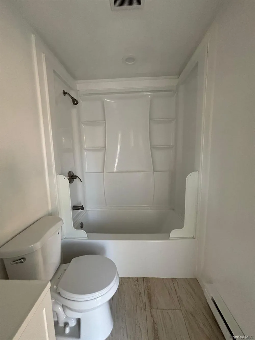 652 Bayview Avenue Bellport, NY 11713
