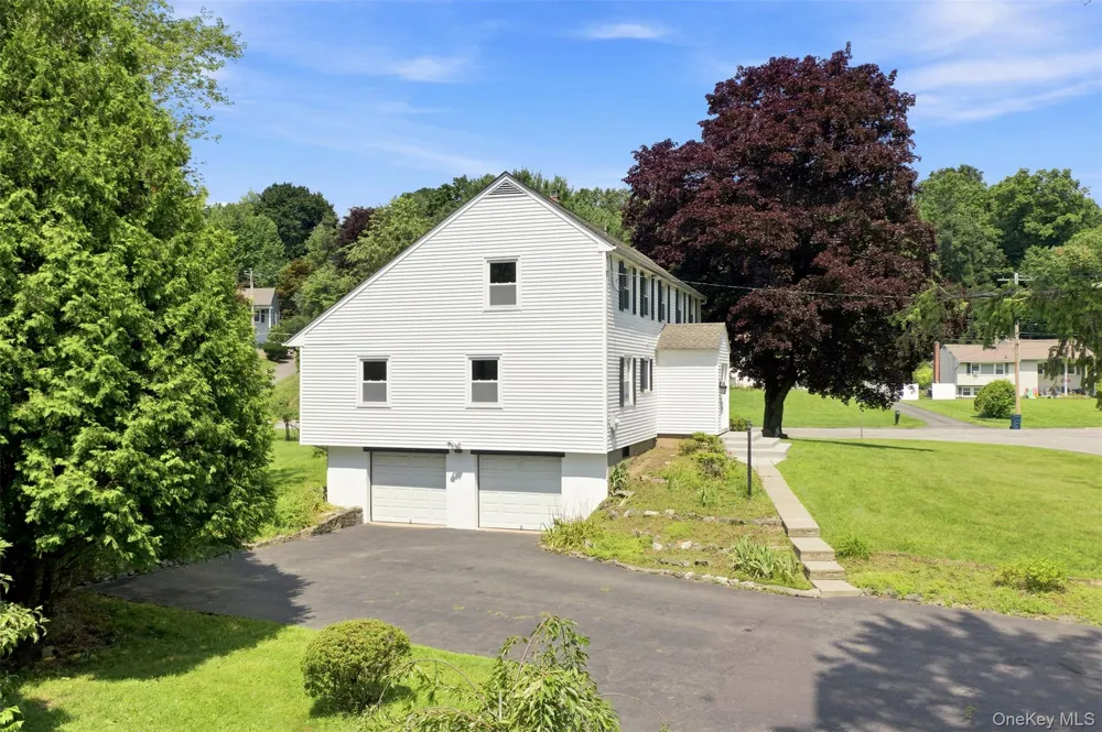 43 Tanya Lane Mahopac, NY 10541