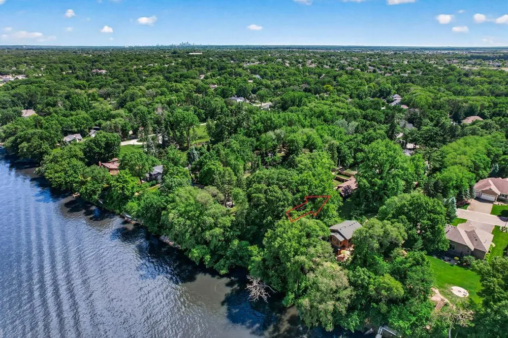 11138 W River Road Champlin, MN 55316